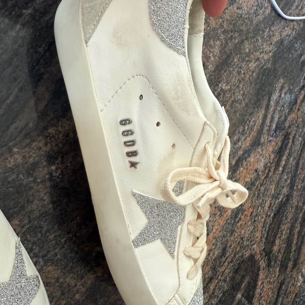 New! Golden Goose Super Star Classic with spur
Size 39 IT (8.5 US) - Picture 5 of 9